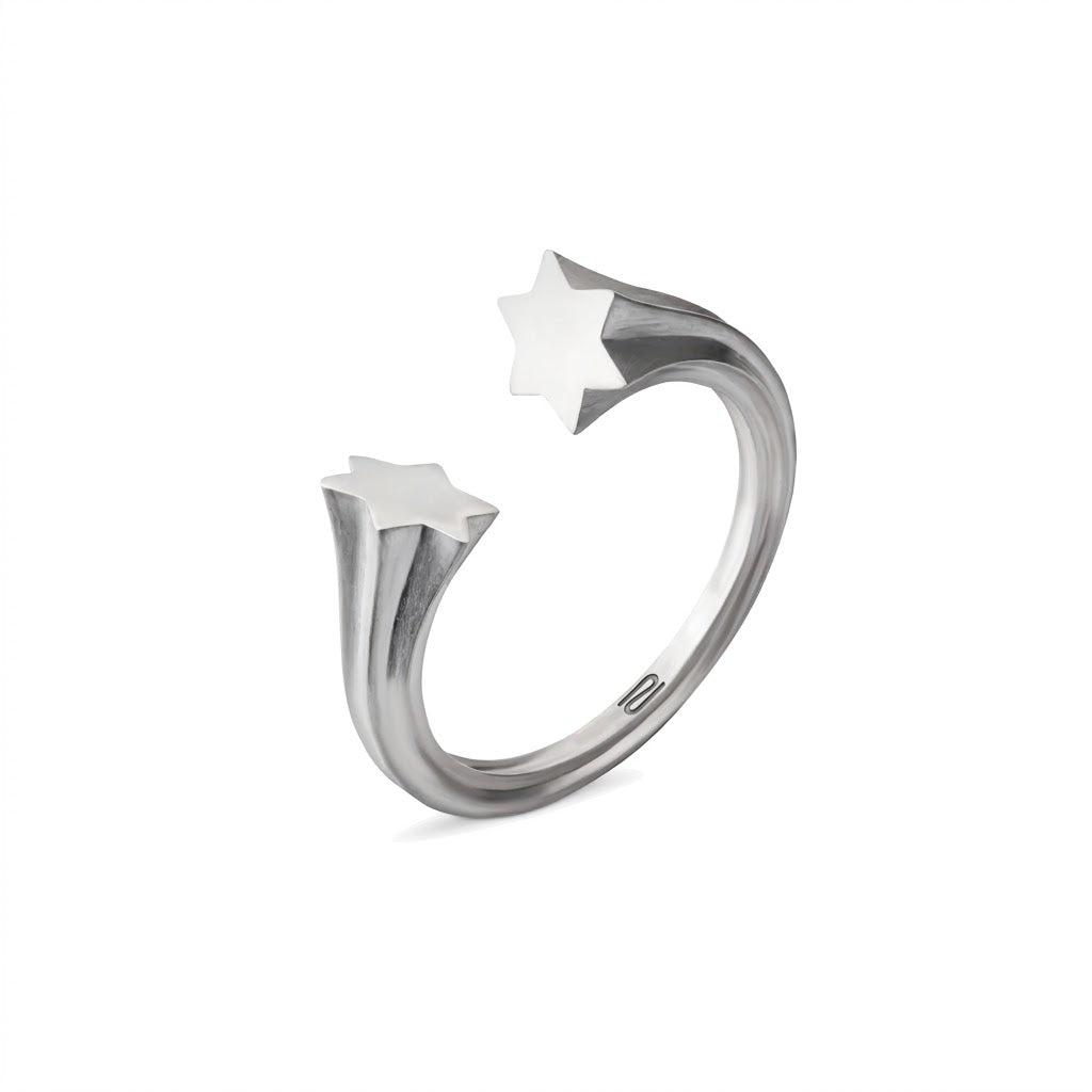 Star of David ring in sterling silver with a shooting-star design, by Breindell