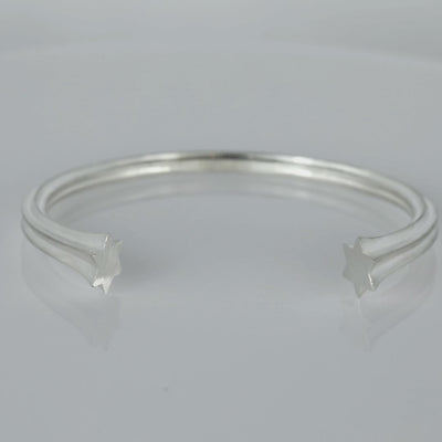 360-degree view of the Breindell Star of David cuff bracelet